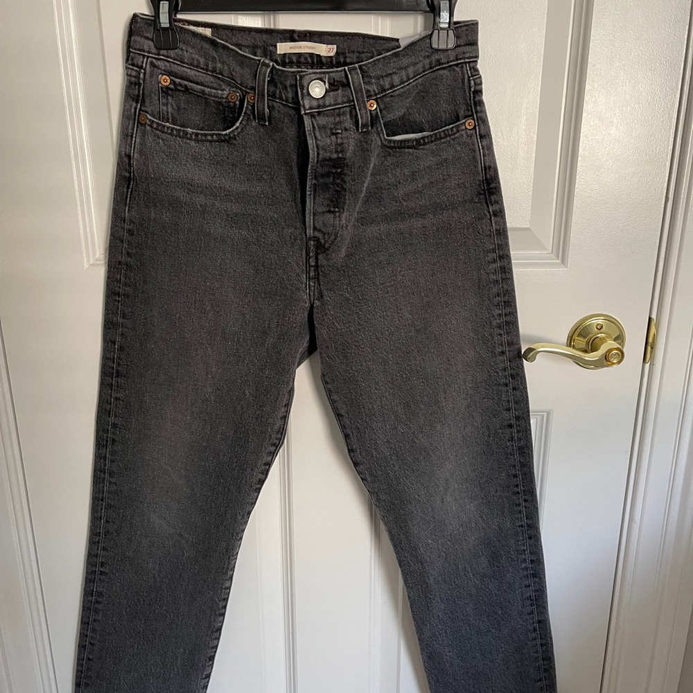 Levi’s Wedgie Straight